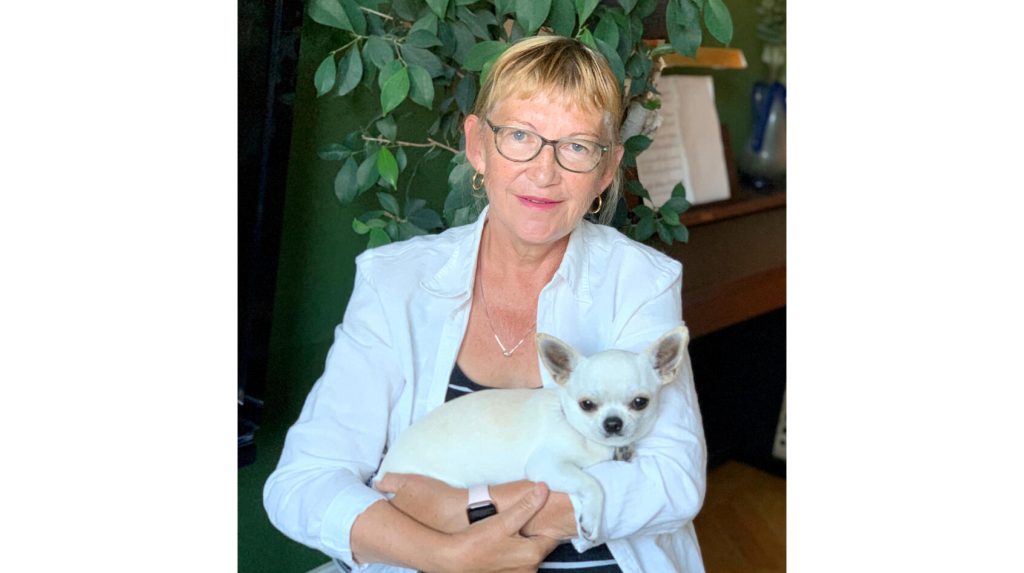 Catharina tror absolut att de som har hund eller något annat husdjur mår bättre än andra i dessa oroliga tider.