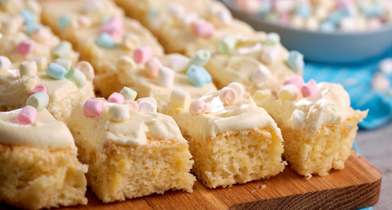 Citruskaka med vit choklad och marshmallows