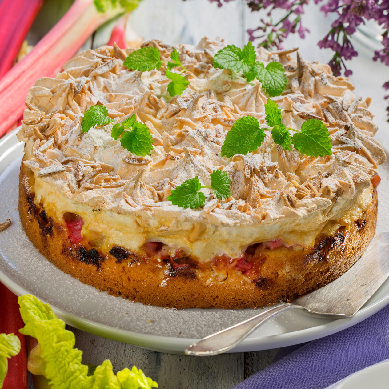 Rabarberkaka med marängtopp