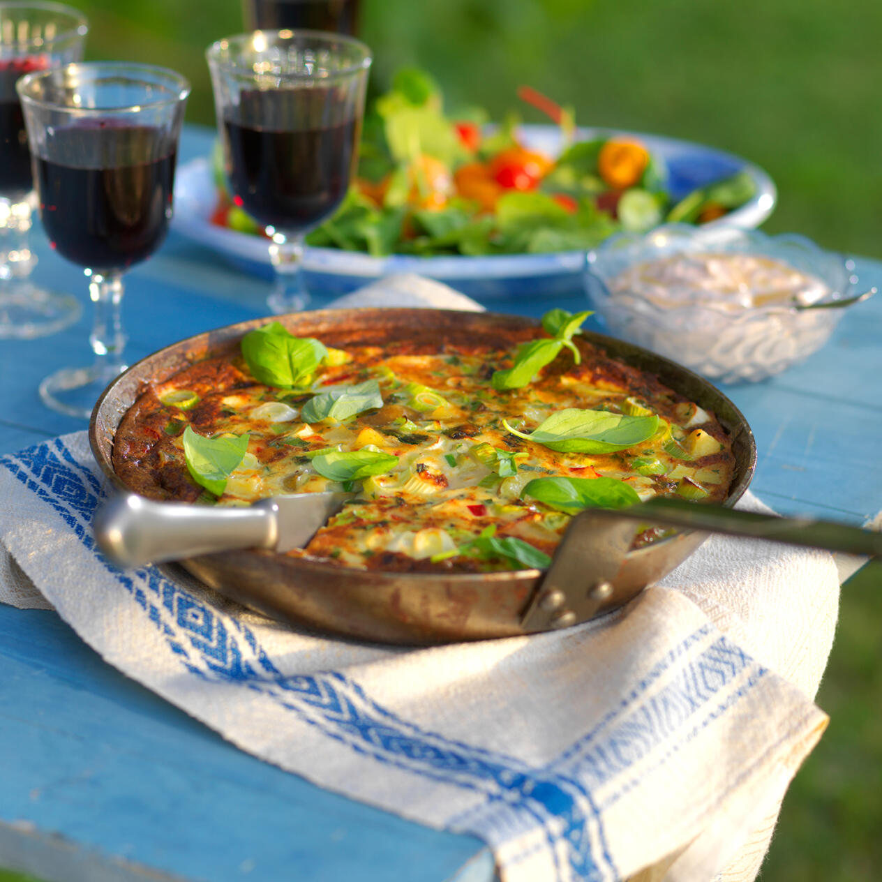 Frittata med ­färskpotatis och grillad paprika