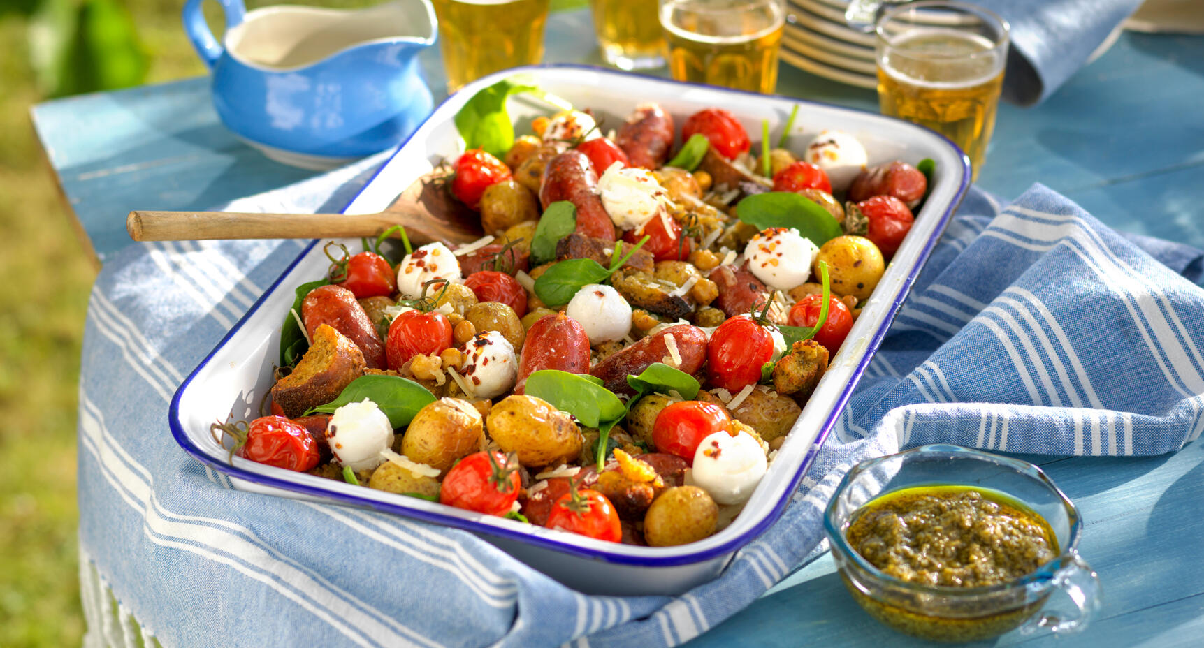 Rostad ­potatis­sallad med yoghurtbollar