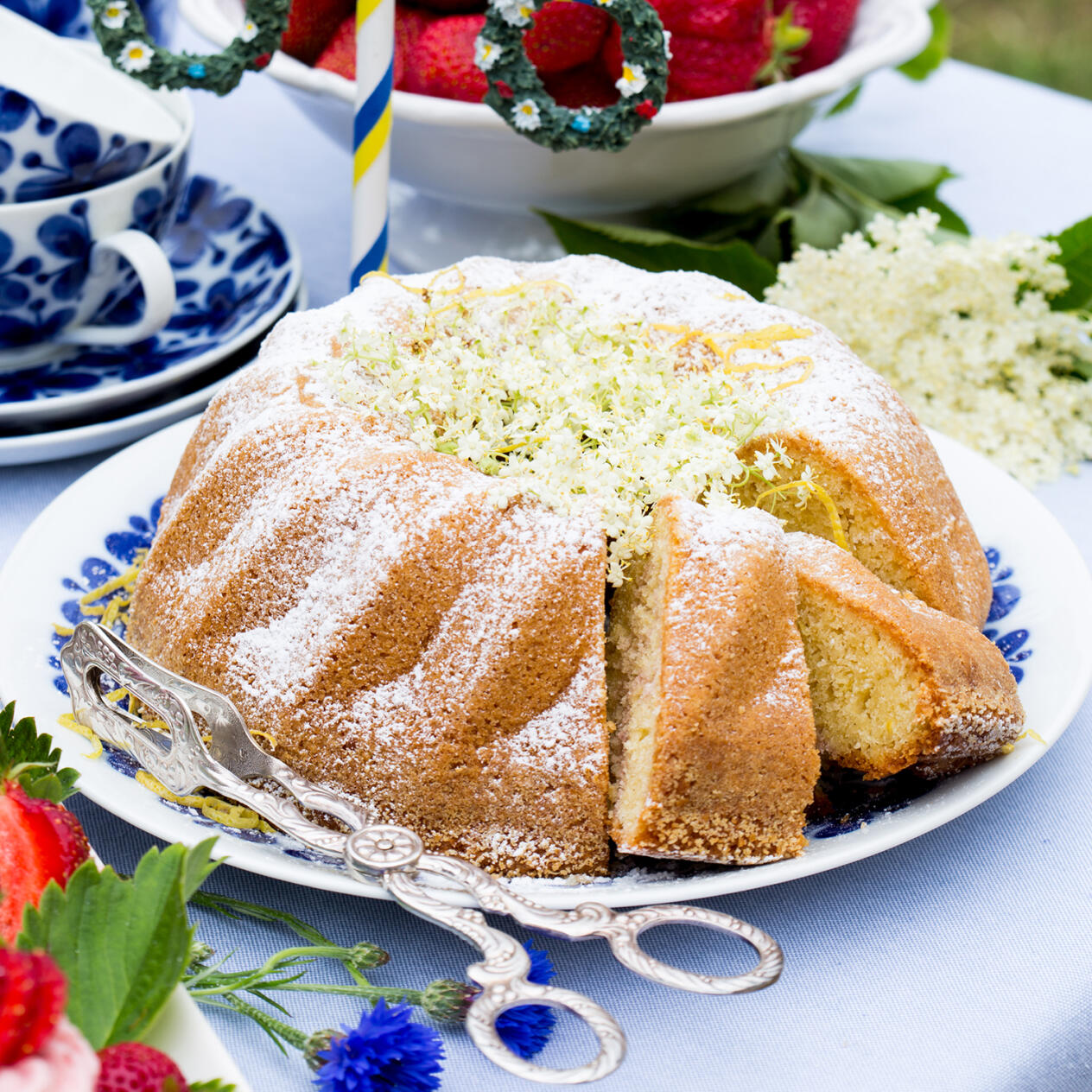 Sockerkaka med citron och fläder