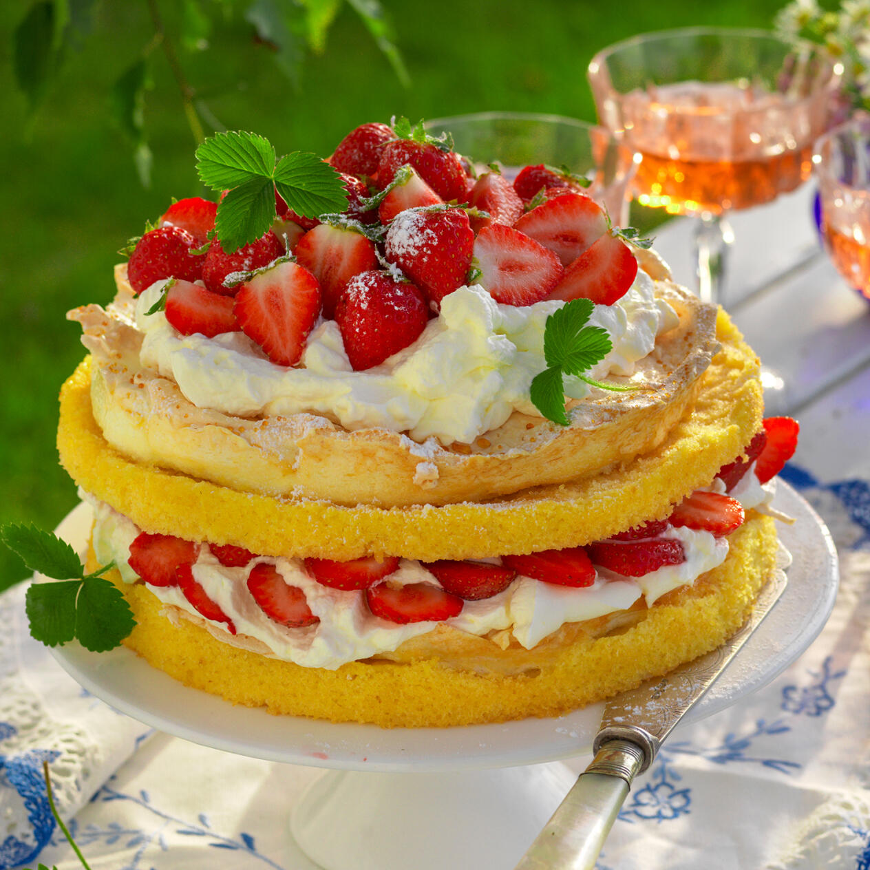 Jordgubbstårta med maräng