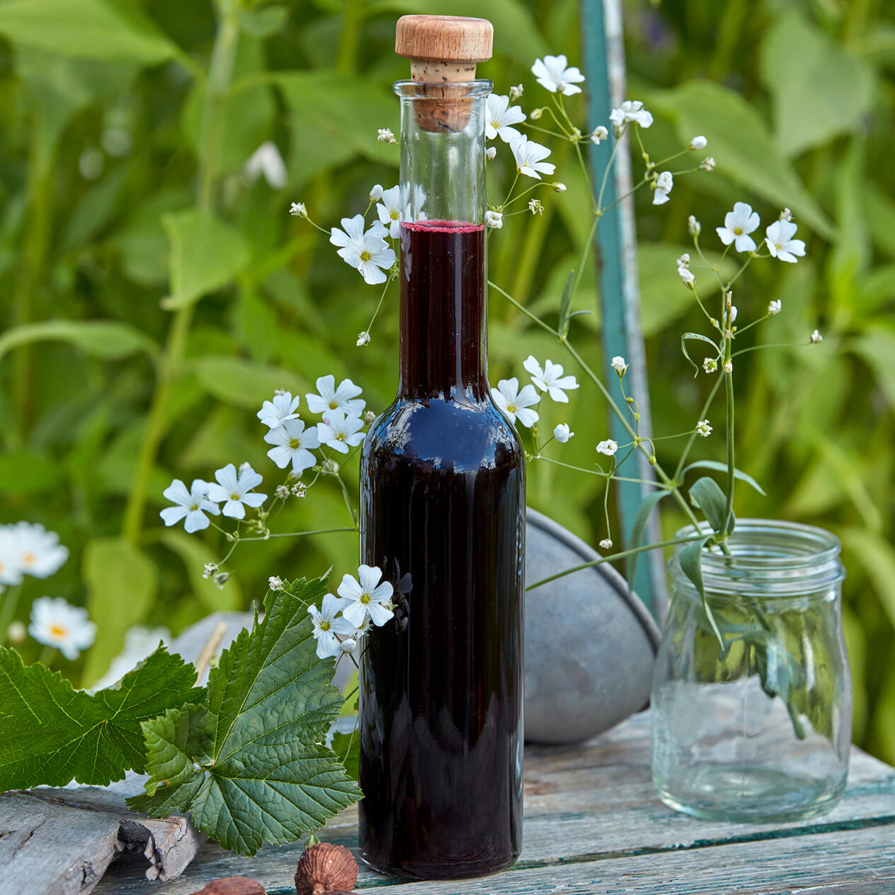 Svartvinbärssaft med kardemumma