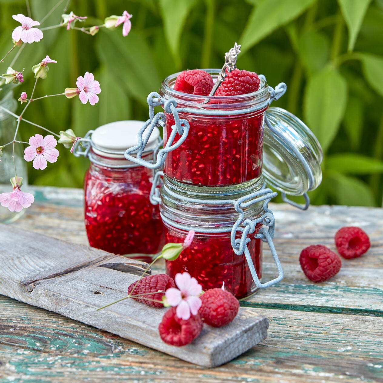 Hallon- och lakritssylt