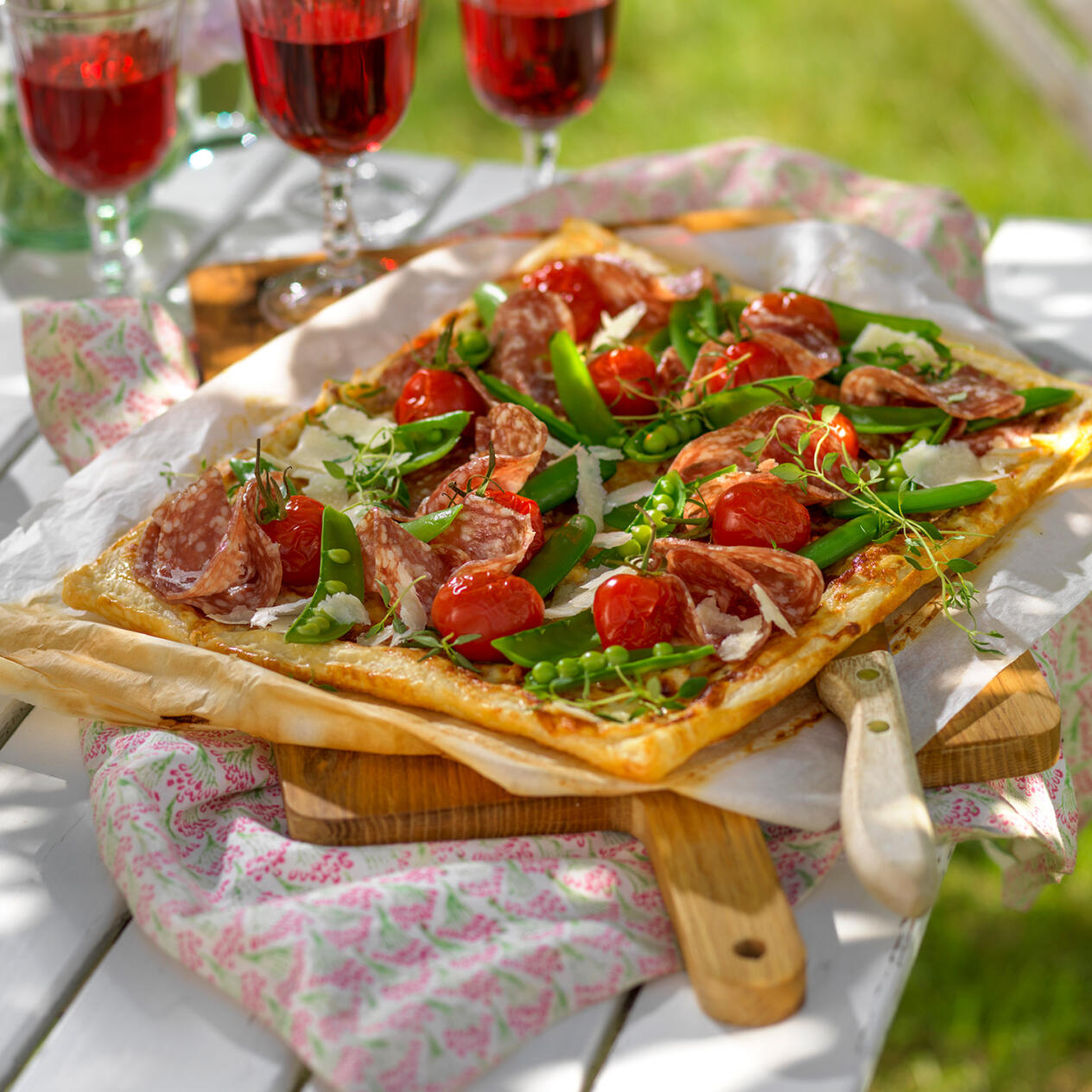 Smördegspaj med salami