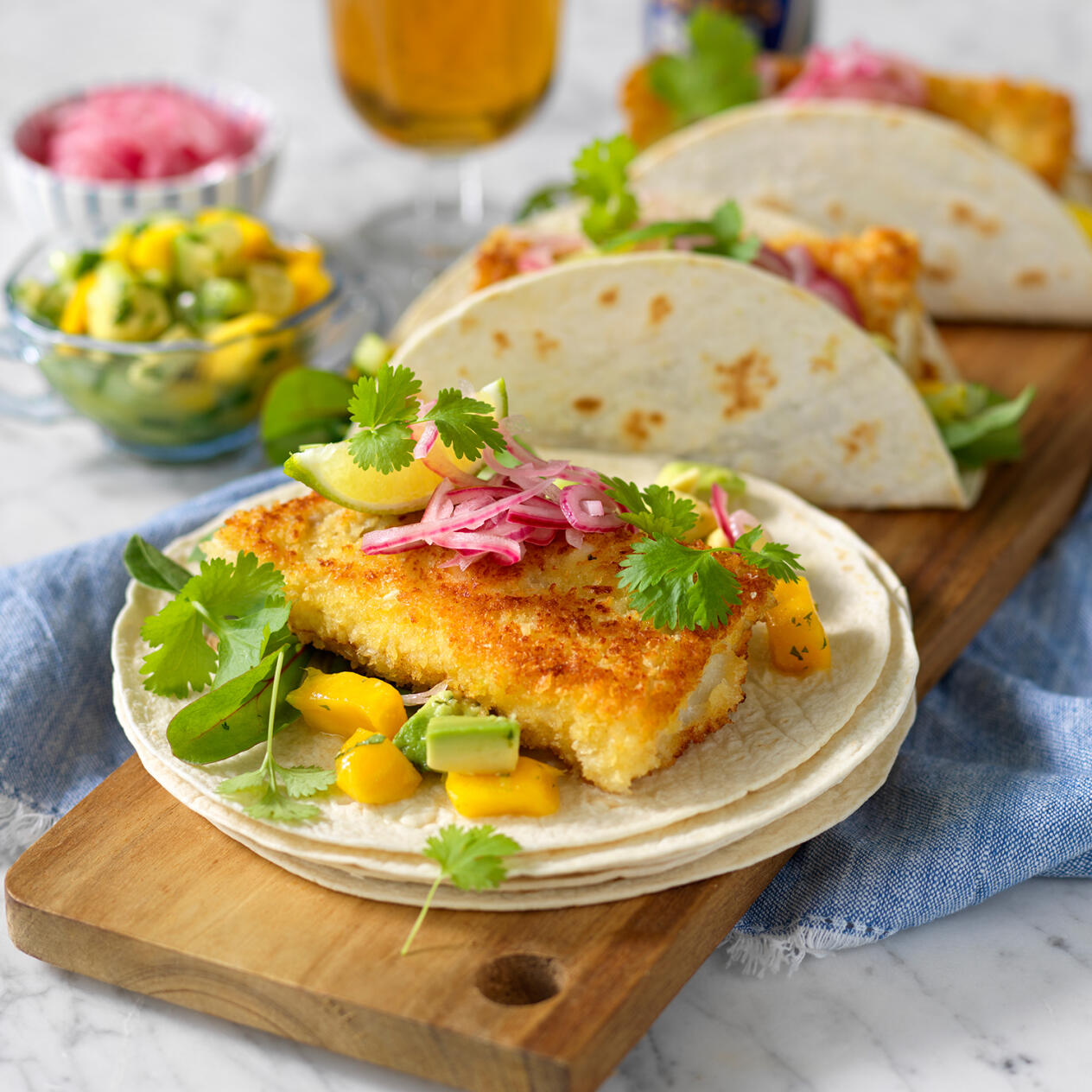 Fisktacos med fruktig salsa