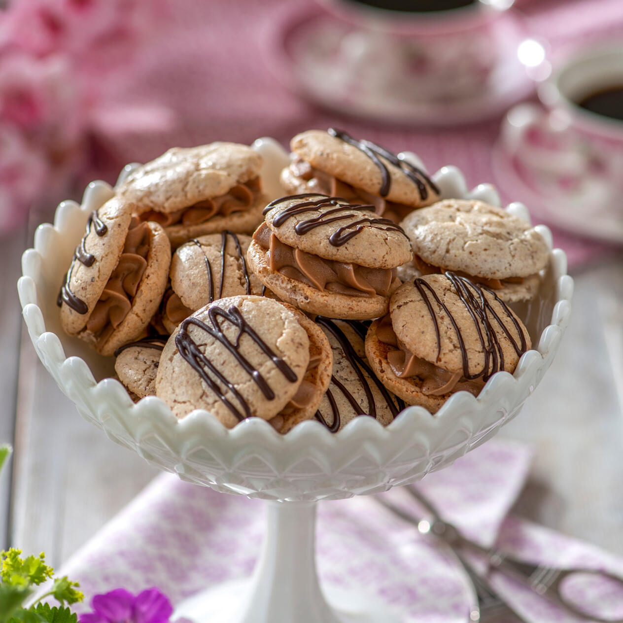 Mandelmaränger med chokladkräm