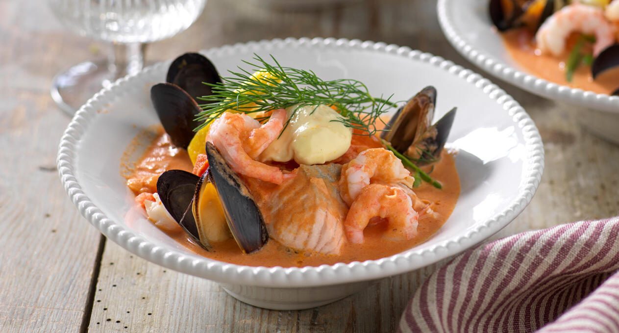 Skaldjursgryta med apelsinmajonnäs