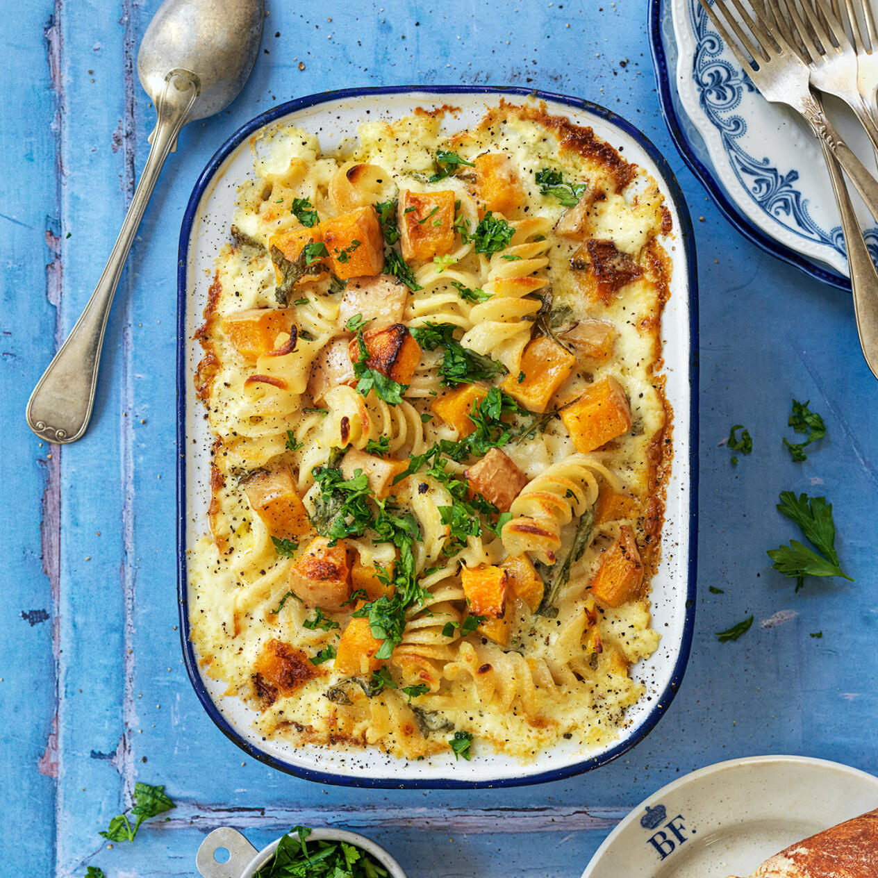 Pastagratäng med rostad pumpa