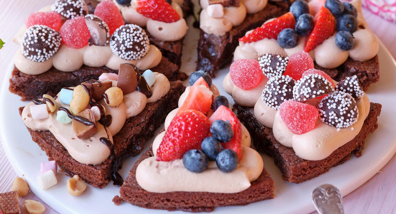 Kladdkaka med Dumlegrädde och godis