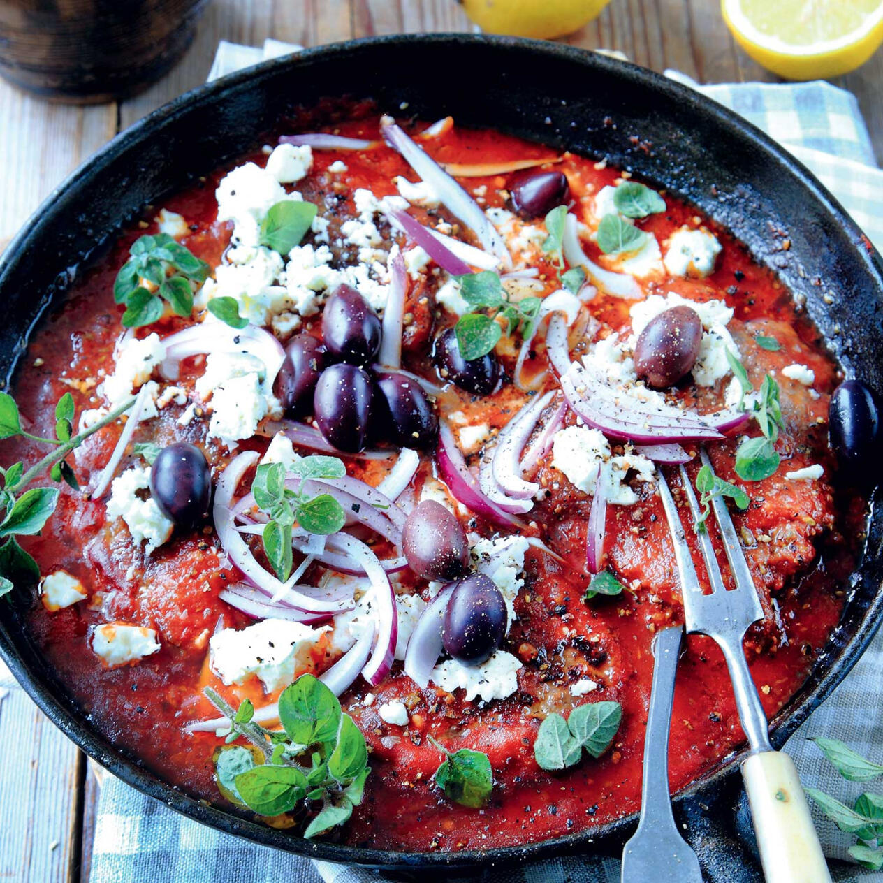 Grekisk lammfärsbiff i panna