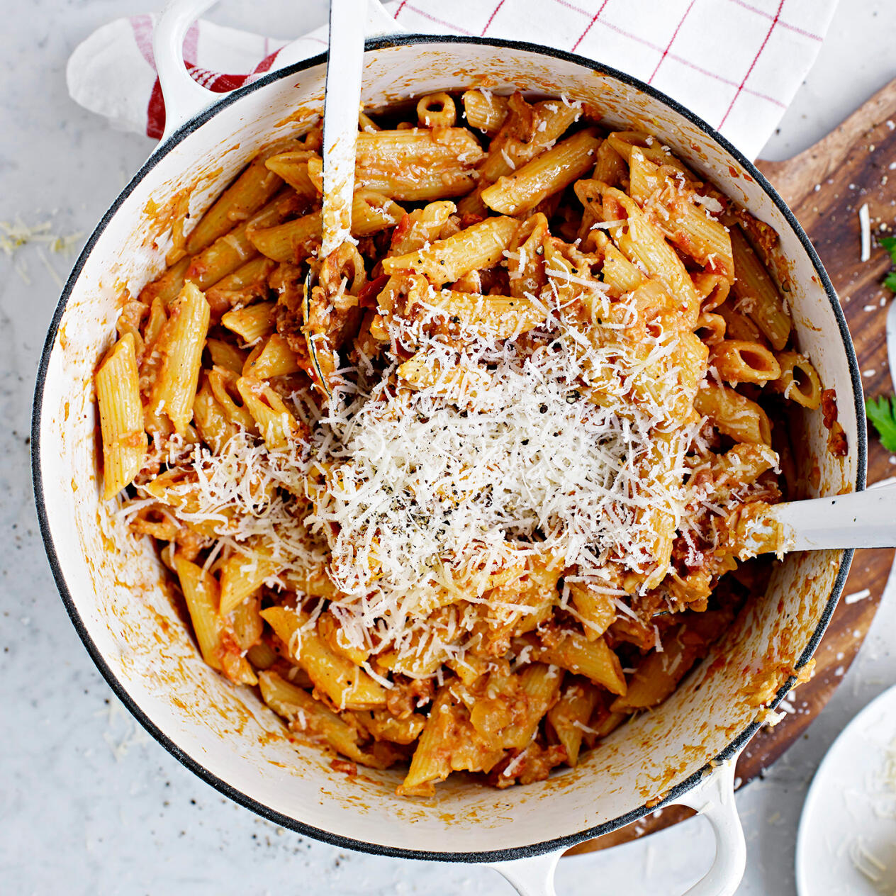 Pasta med bacon och tomat