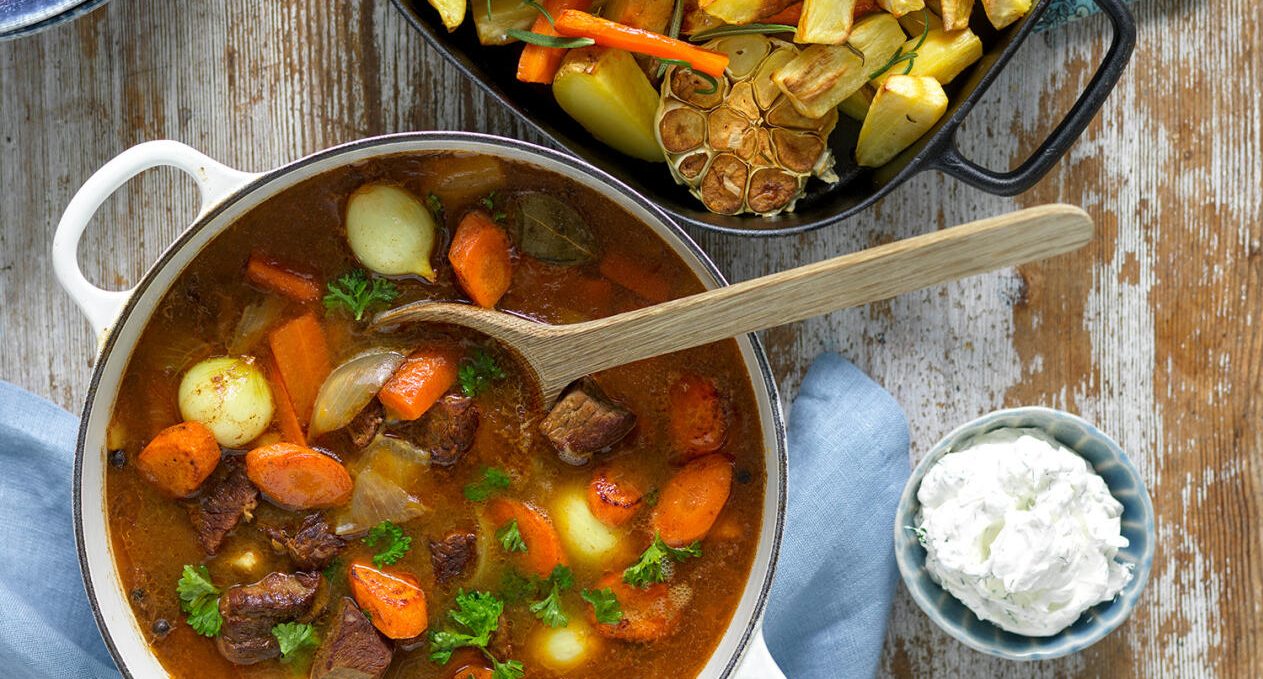 Högrevsgryta med rostade rotfrukter