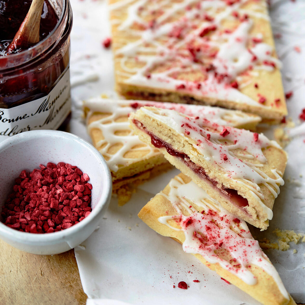 Hallonsnittar med glasyr