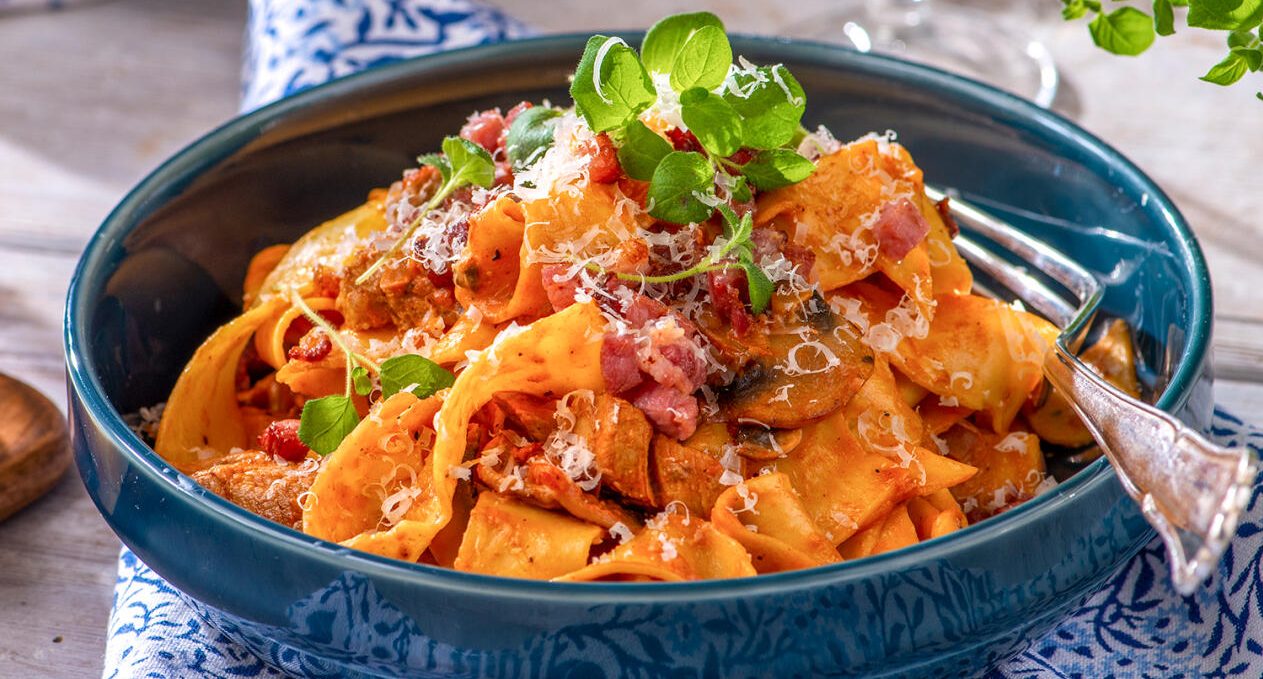 Fläskfilépasta med svamp och bacon
