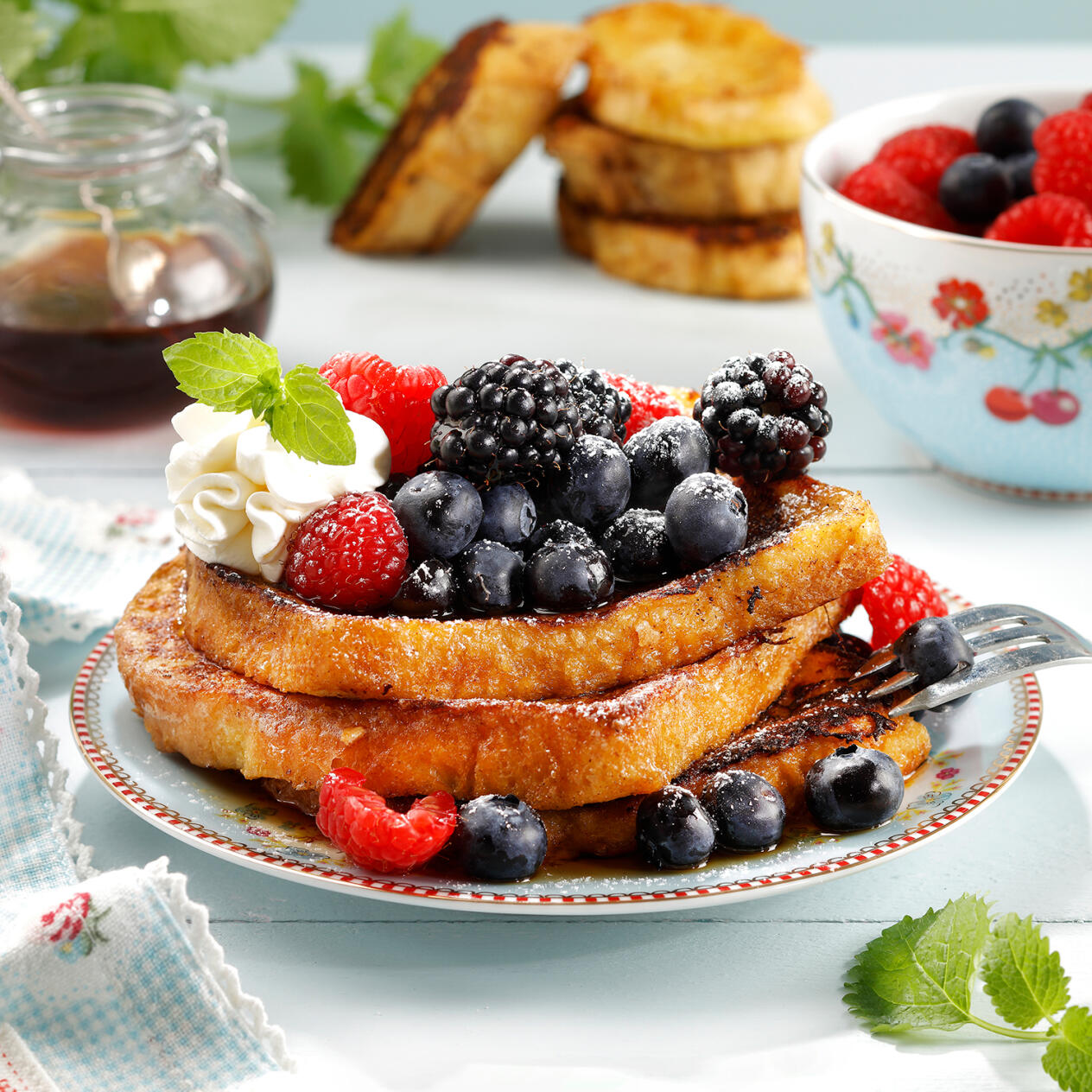 Fattiga riddare med färska bär