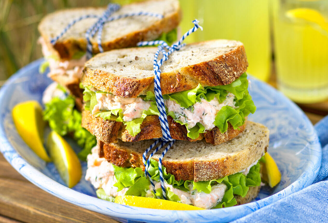 Dubbelmacka med varmrökt lax