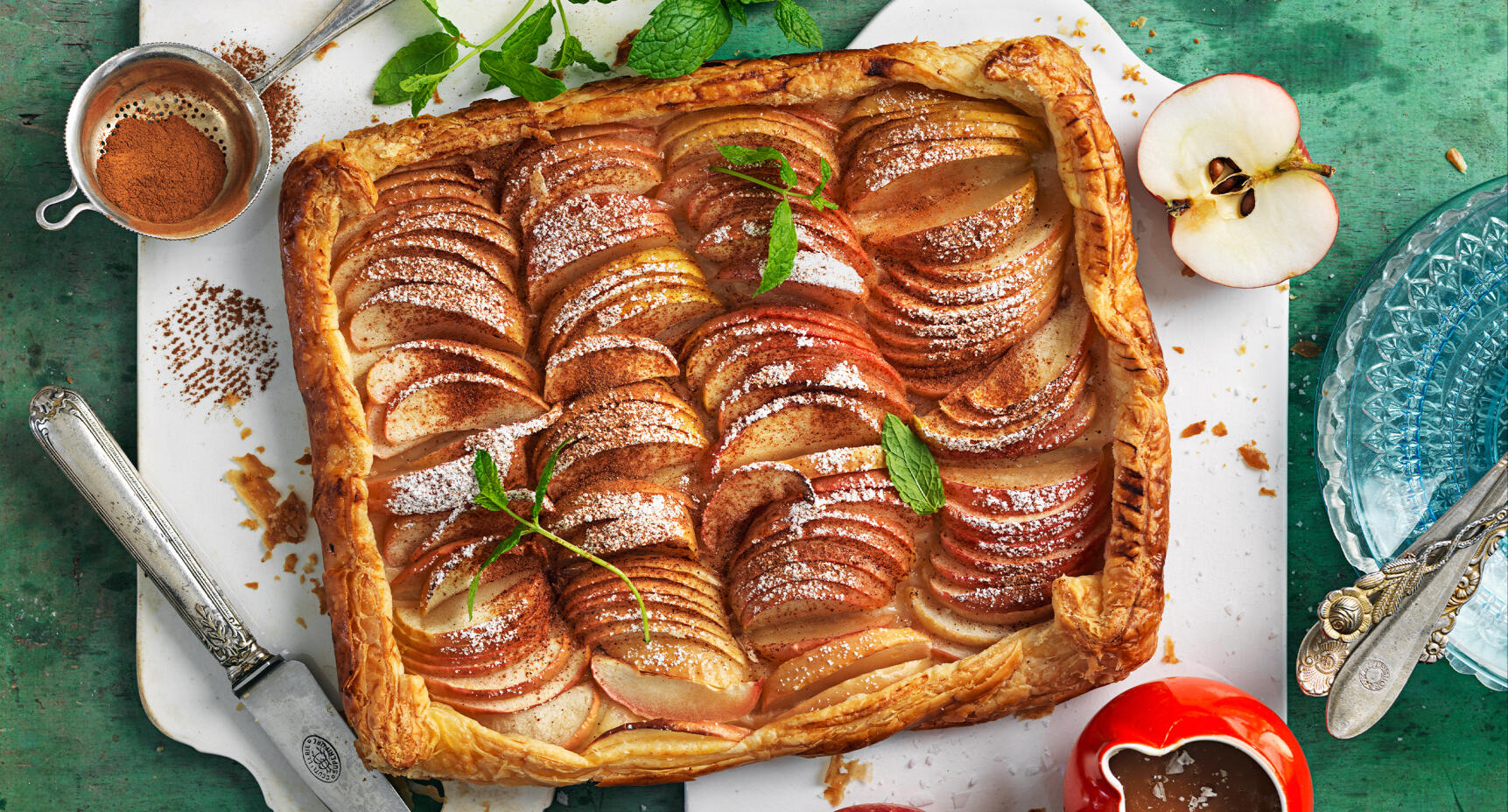 Äppelgalette med salt kolasås