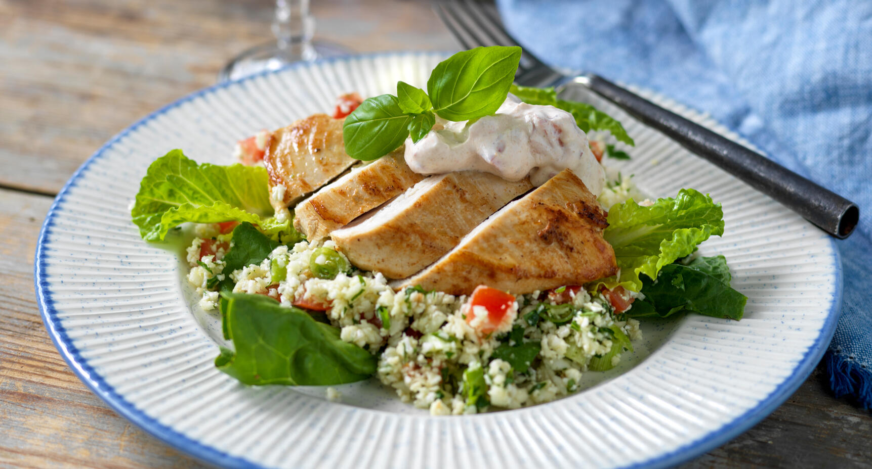 Blomkålstabbouleh med stekt kyckling