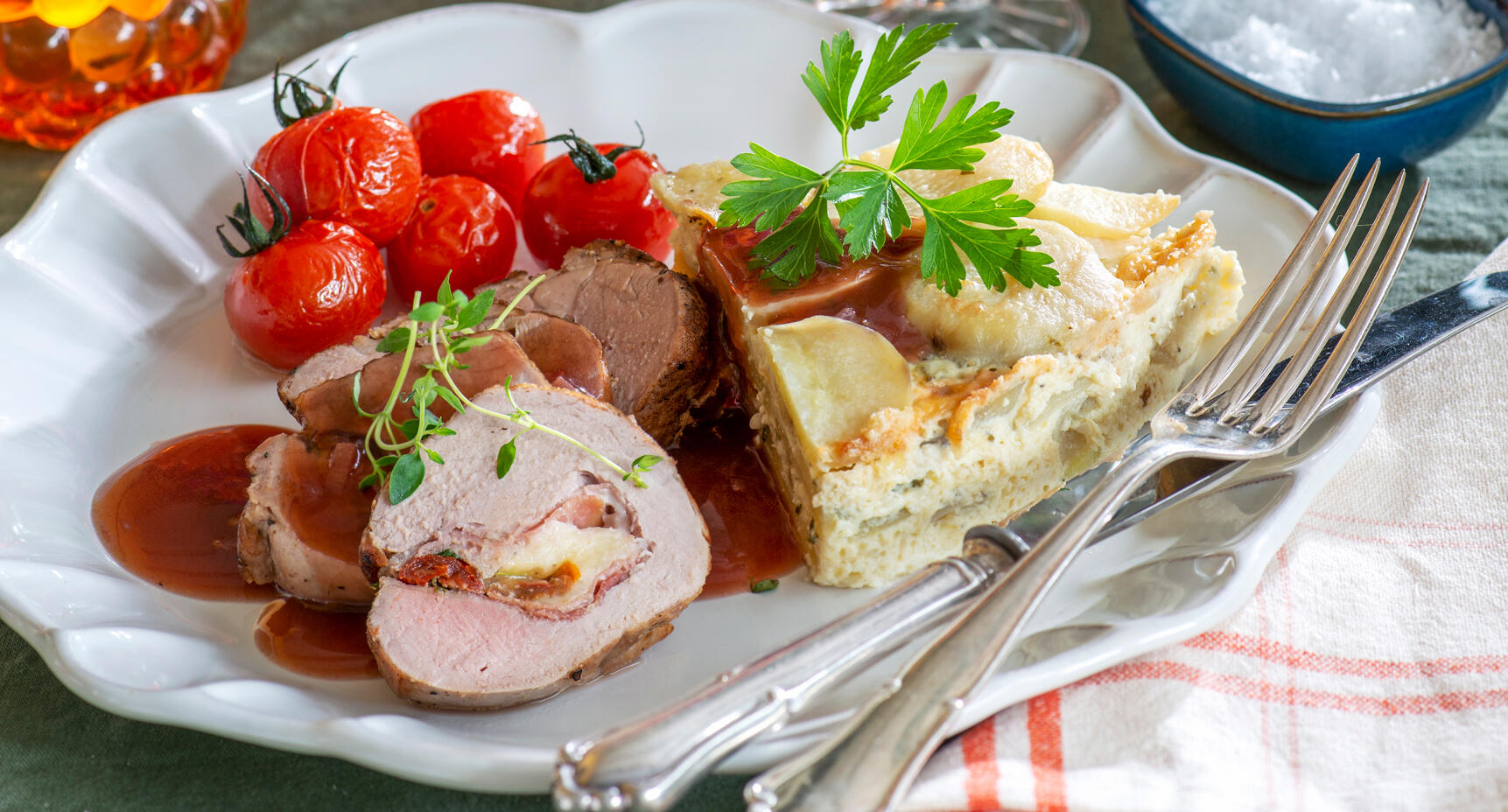 Parmafylld fläskfilé med rödvinssås