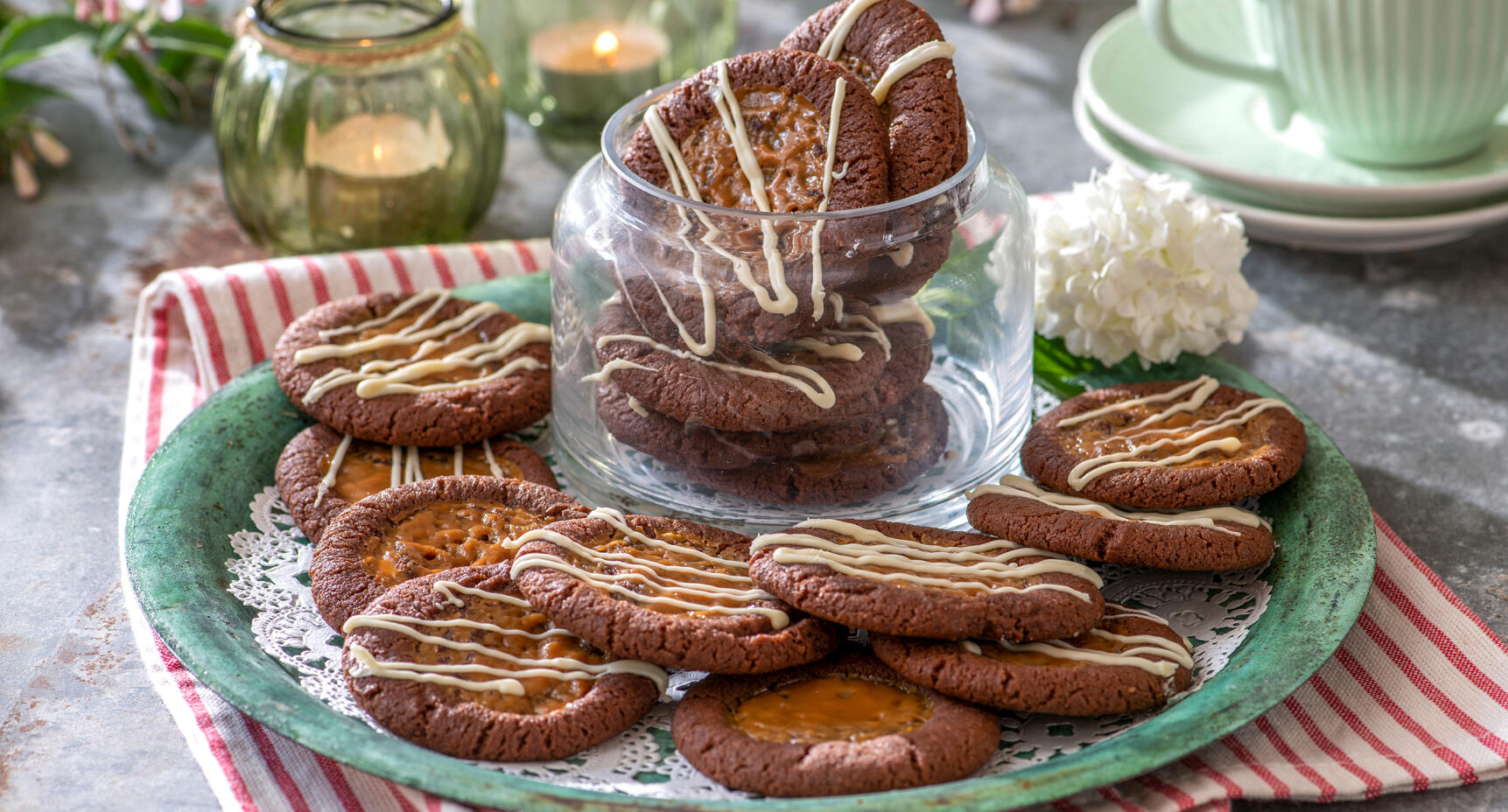 Chokladkakor med kolafyllning