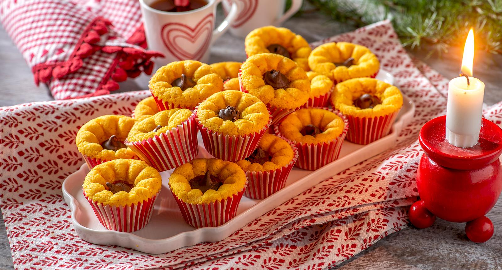 Minimuffins med saffran och nutellafyllning