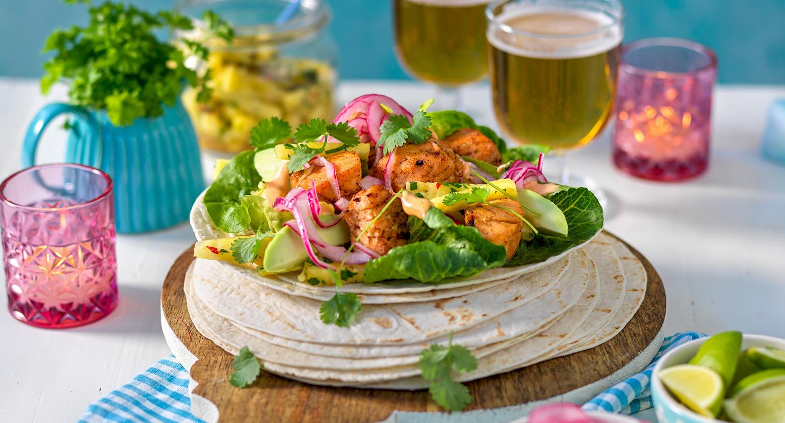 Laxtacos med ananassalsa