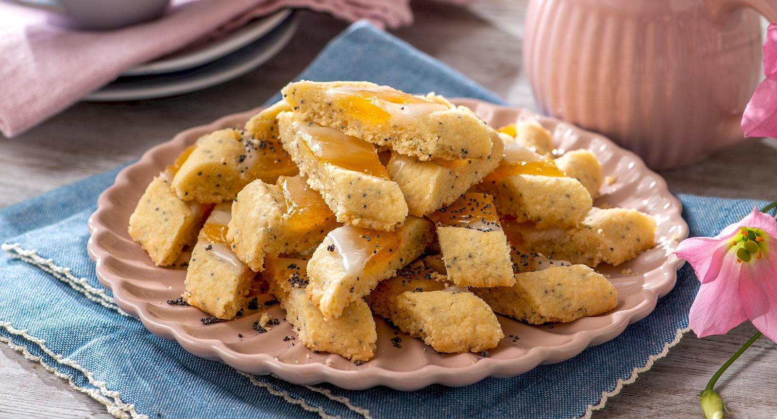 Enkla citronsnittar med lemon curd och vallmofrön