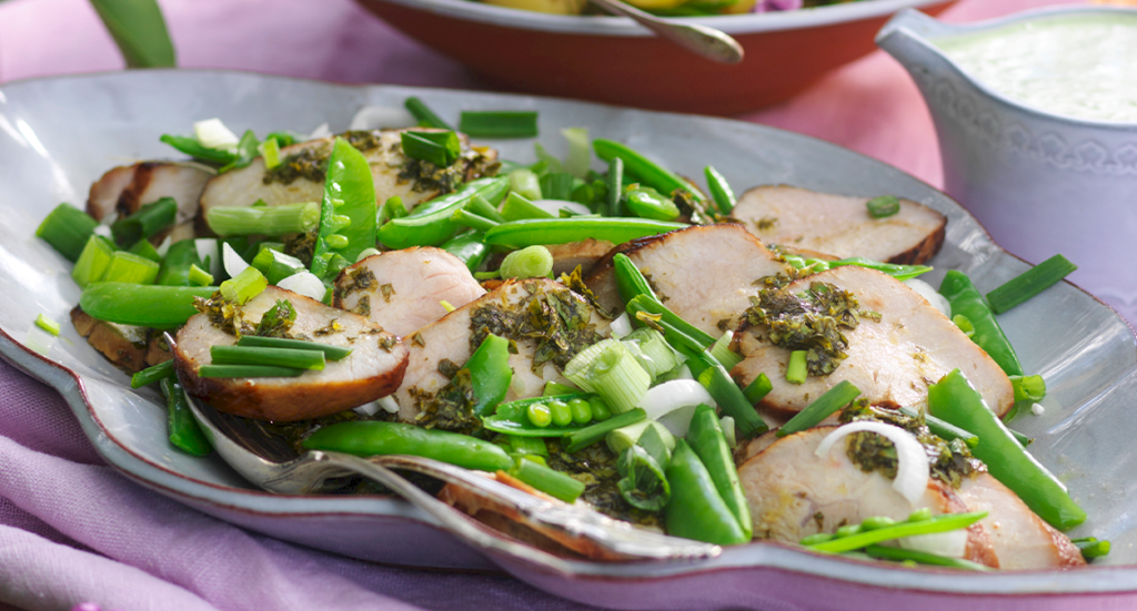 Fläskytterfilé med örtsås.