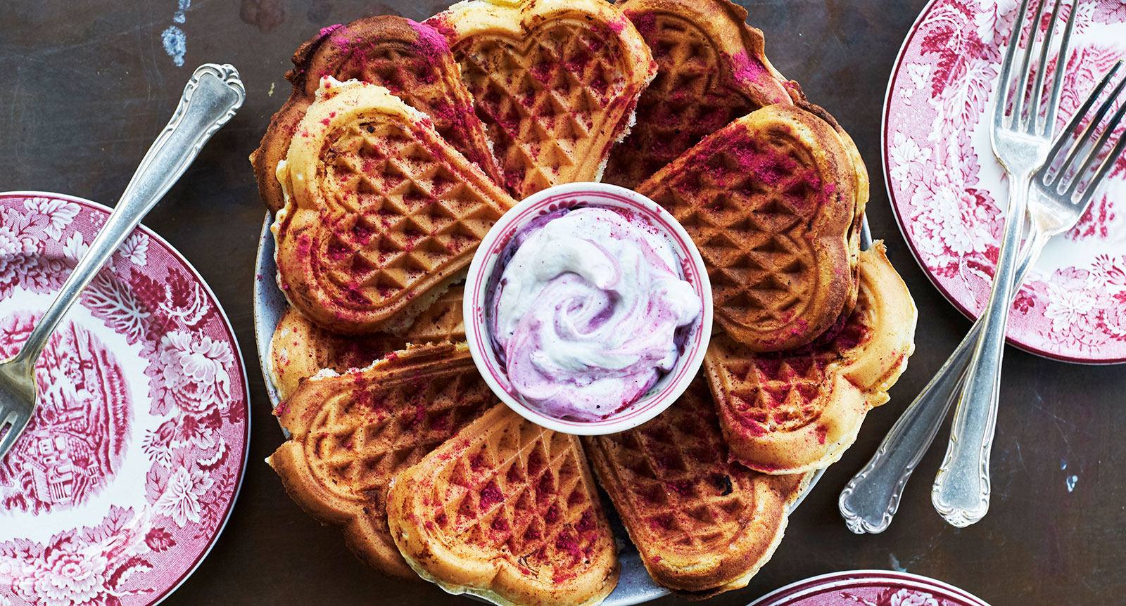 Dessertvåfflor med bärgrädde