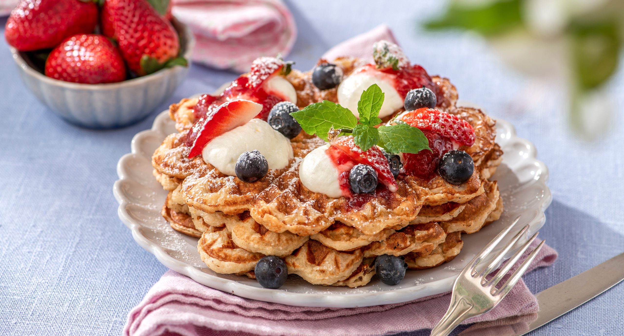 Bananvåfflor med jordgubbssylt