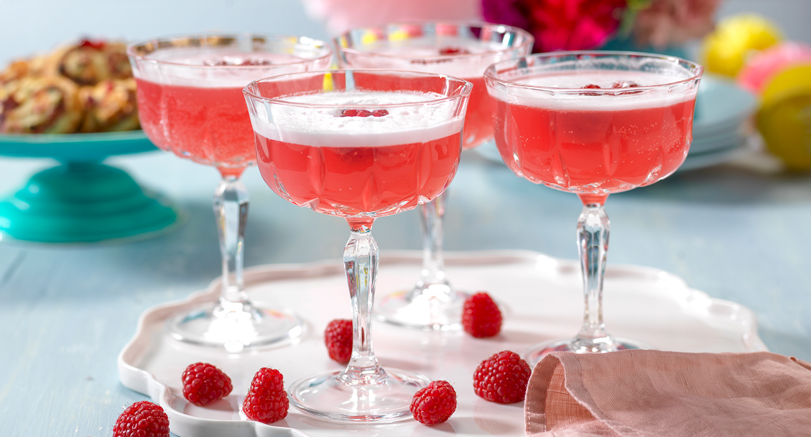 Hallonsorbet-bål med citron och lime