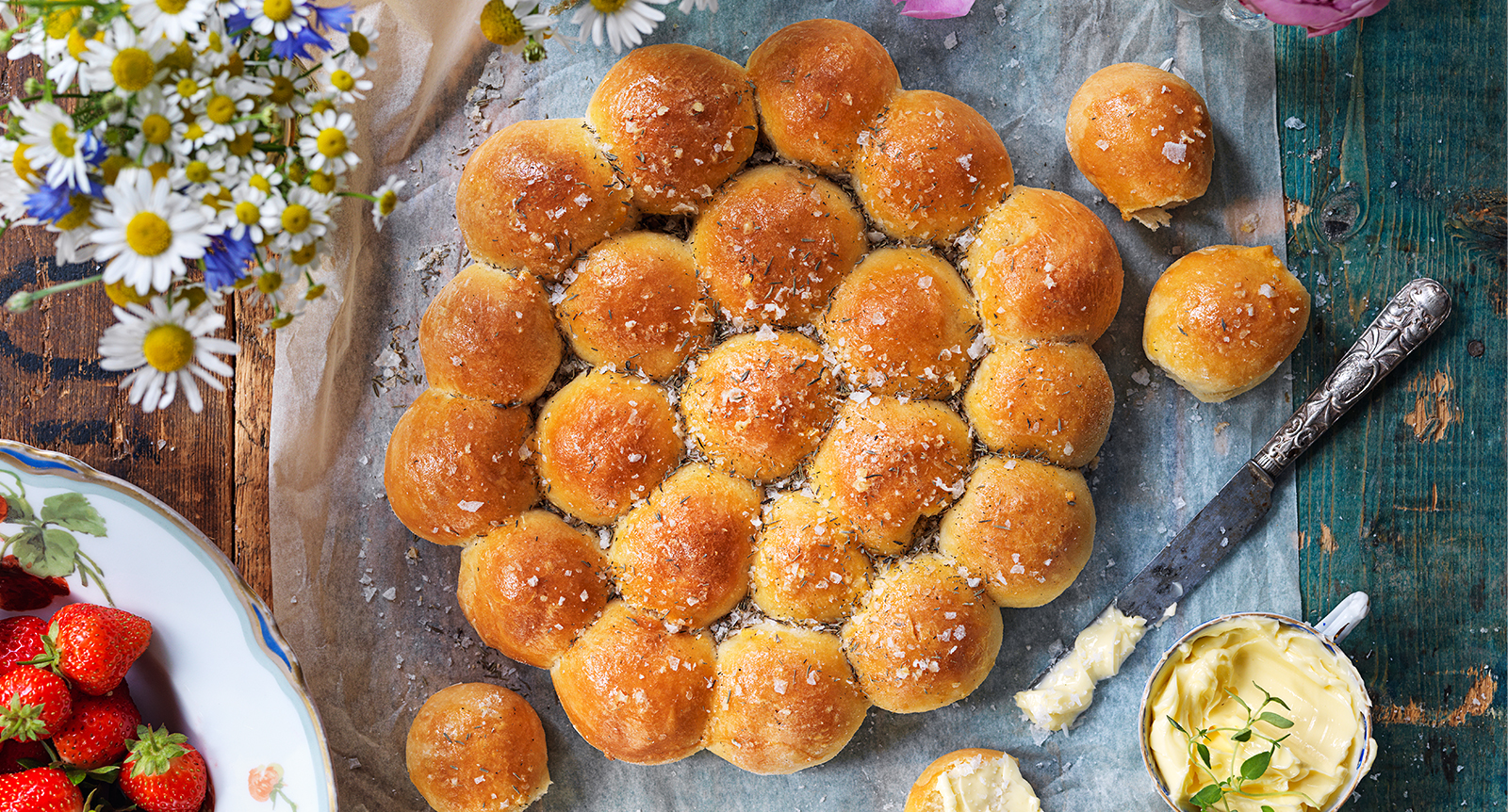 Örtdoftande brytbröd – snabbt och enkelt