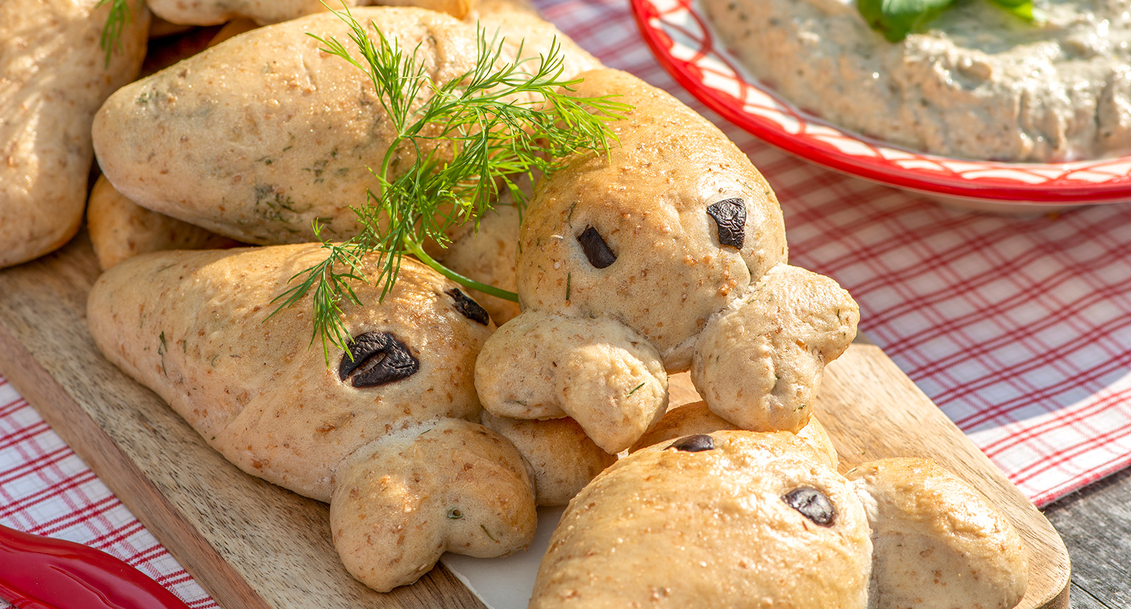 Kräftbröd med dill och ost