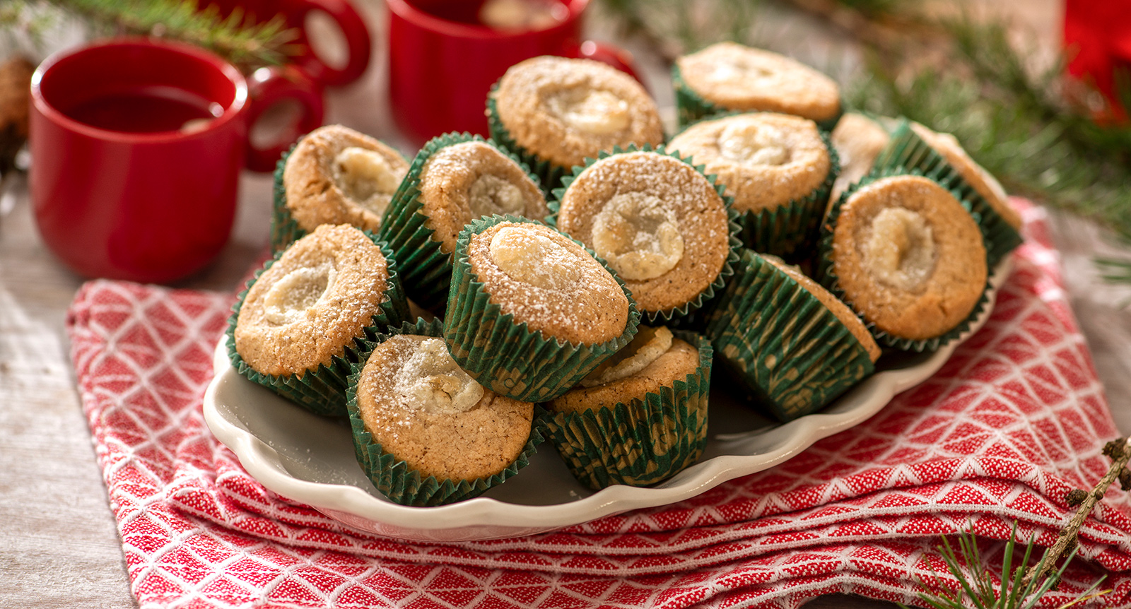 Pepparkaksgrottor med färskostfyllning