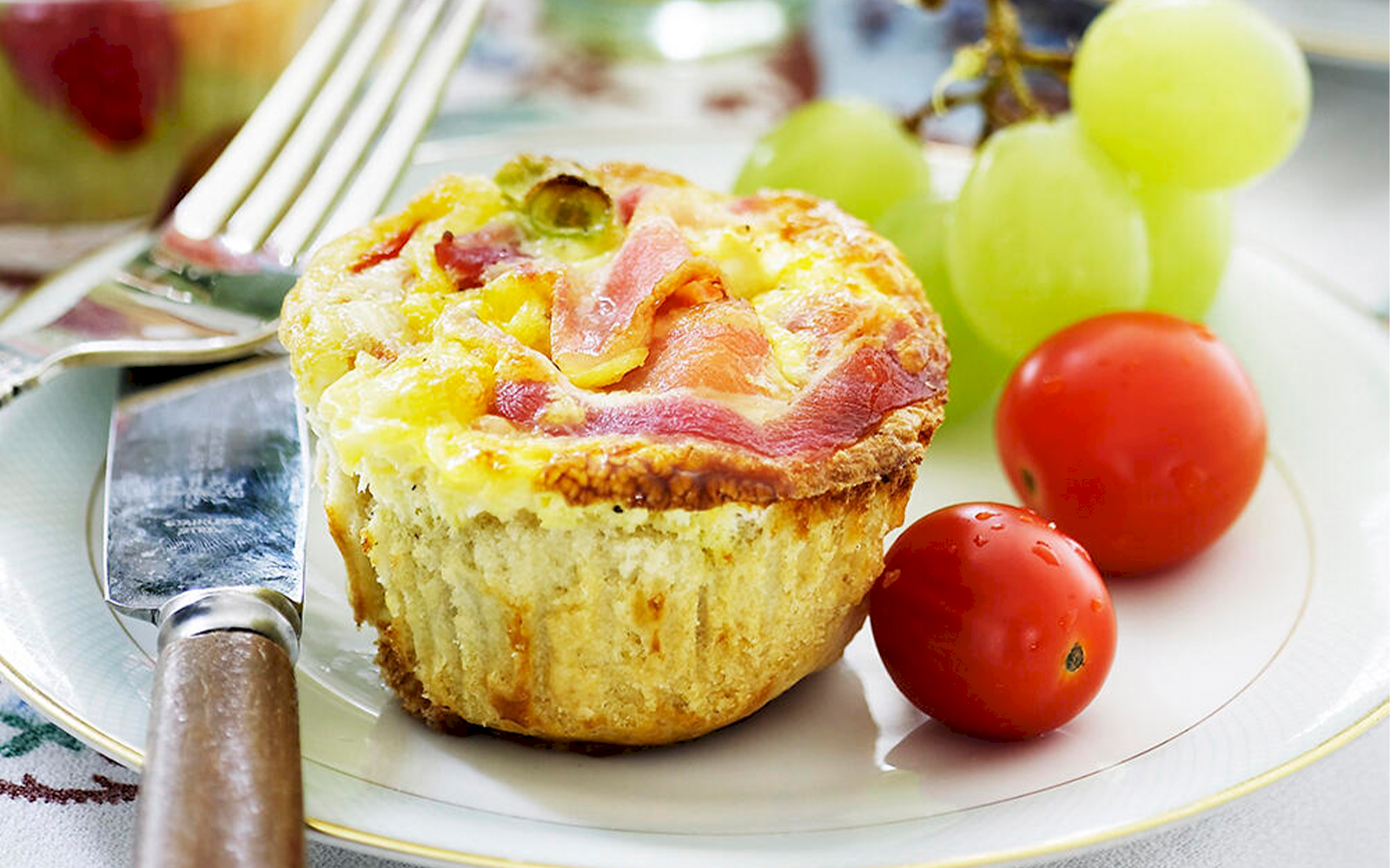 Minipajer med tomat och bacon