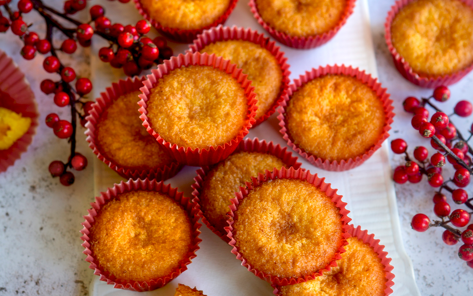 Glutenfritt,  snabbt & gott – saffransmuffins med kokos & apelsin