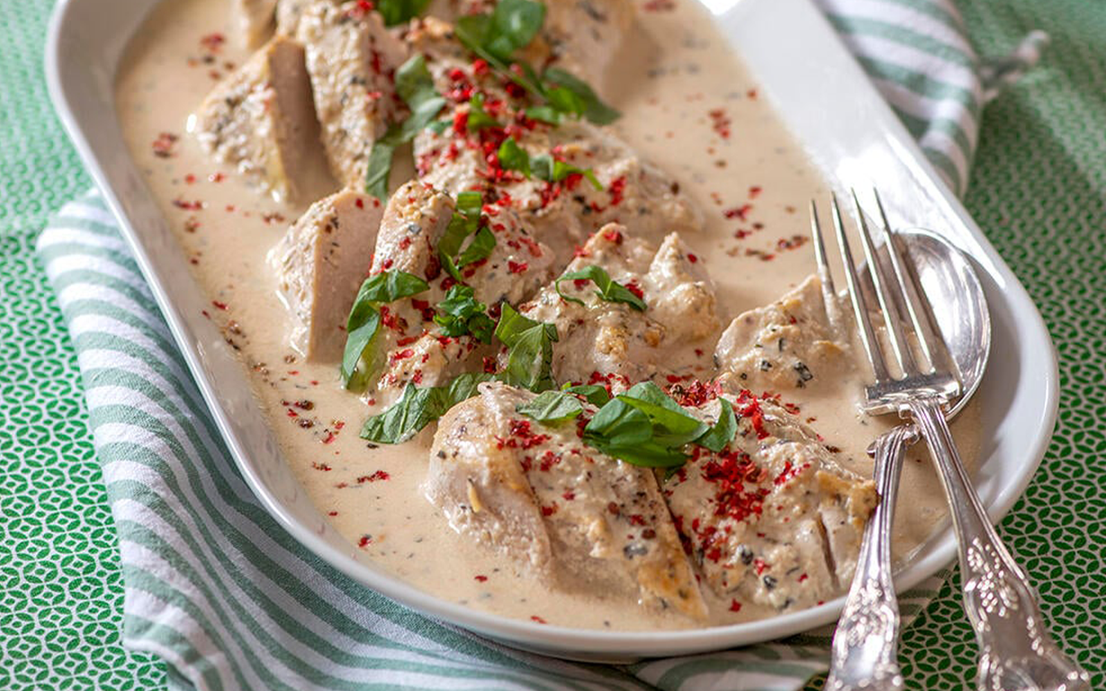 Kyckling med ädelost  och rosépeppar