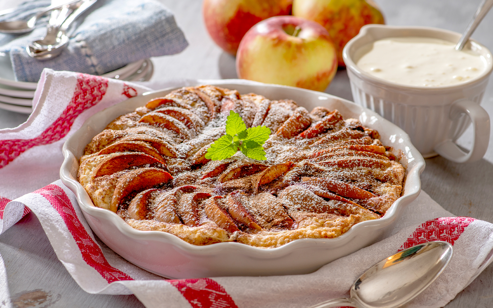 Helenas favoritkaka med äpple & kanel