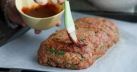 En bra pensel ska fungera till både brödbak och grillkött. Foto: Scanpix