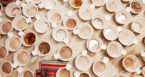 Det går åt många koppar när Icakurirens smakpanel ska testa sig igeom 10 olika sorters drickchoklad. Foto: Ann Jonasson