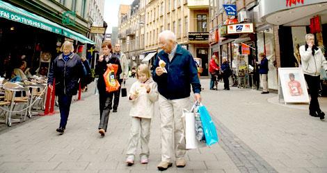 Kullagatan i Helsingborg är Sveriges äldsta gågata. Foto: Ole Jais