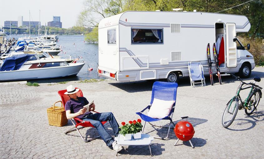 Med husbil blir det mer tid till semester och mindre tid till att packa ur och in i bilen. Foto: Johnér Bildbyrå