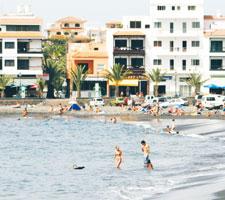 På La Gomera är stränderna svarta av lavasand.Foto: Kristofer Scheiderbauer