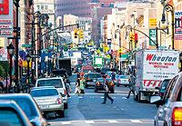 Smith Street går som en ryggrad genom Brooklyn, den restaurangtäta gatan är full av trendiga vintageaffärer, modebutiker och kaféer. Alla fotografeier: Yadid Levy