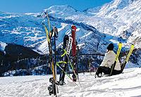 Det finns chans komma iväg till solen i Alperna i sista minuten. Foto: Sven Sievers