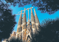 Antoni Gaudís La Sagrada Familia började byggas 1882 men är fortfarande inte färdigbyggd. Foto: Scanpix
