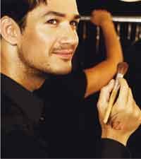 Tomas Lenneryd, makeupartist för Max Factor.