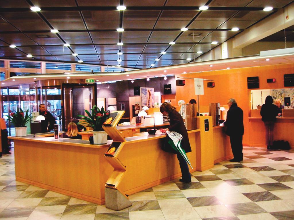 Att byta bank är inte alls krångligt. Din nya bank tar hand om jobbet. Foto: Swedbank